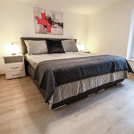 Fewomo Exclusives Moselappartment, Boots Slipanlage, Moselradweg, Zentral, 5 Gaeste Appartamento *