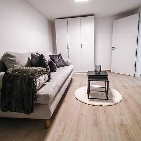 Fewomo Exclusives Moselappartment, Boots Slipanlage, Moselradweg, Zentral, 5 Gaeste Apartment Brauneberg