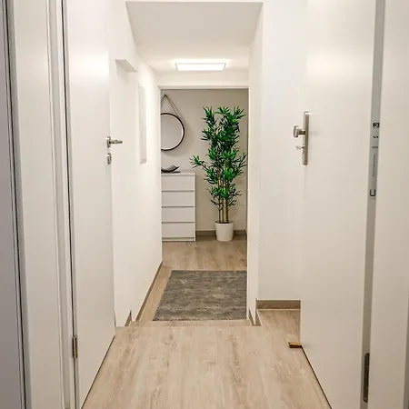 Fewomo Exclusives Moselappartment, Boots Slipanlage, Moselradweg, Zentral, 5 Gaeste * Brauneberg